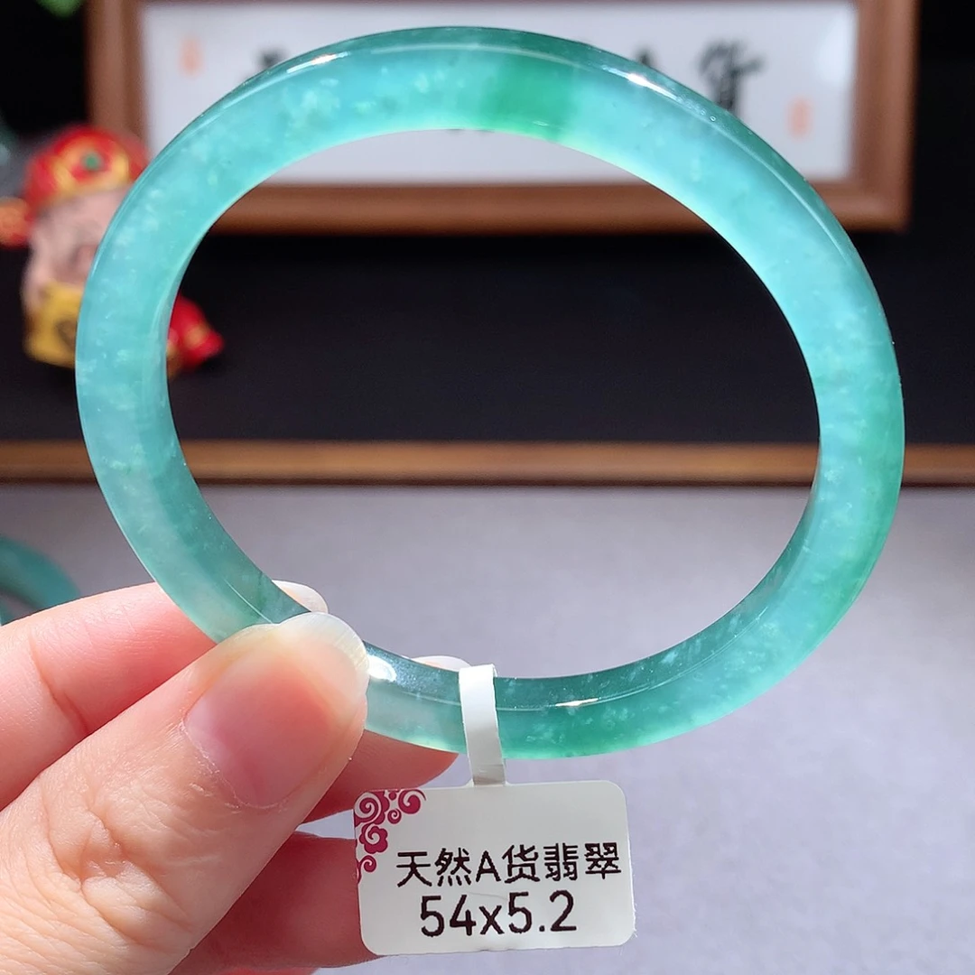 未镶嵌手镯（圆镯）翡翠