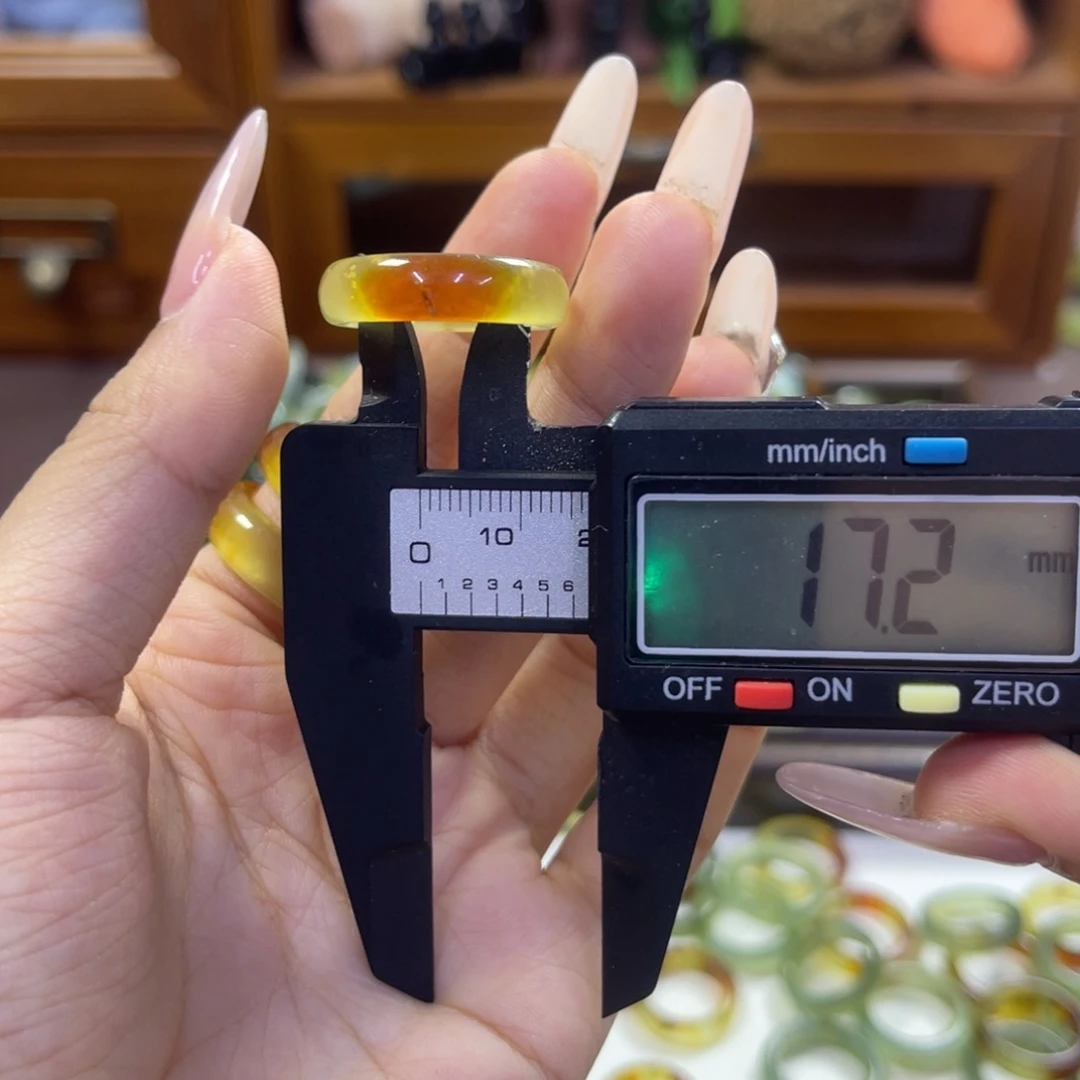 蛇纹石玉未镶嵌手镯49