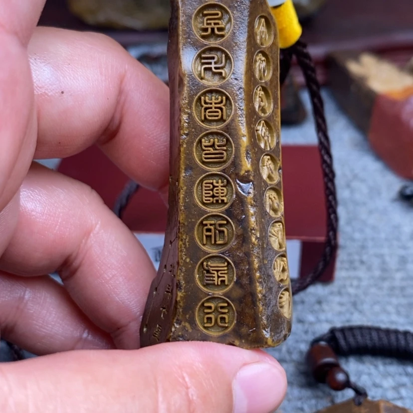 【闪购商品】原石雕刻手把件