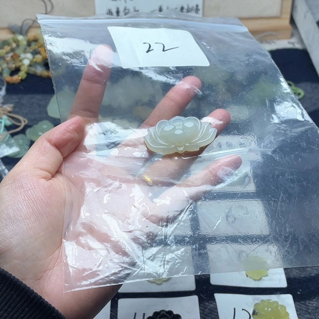 蛇纹石玉颈饰未镶嵌李*媛