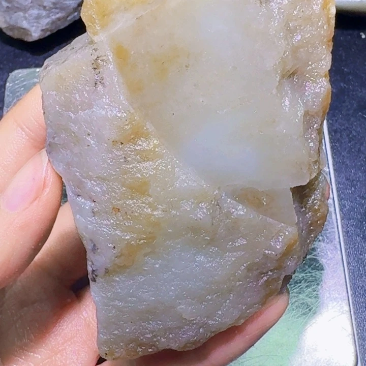 未镶嵌和田玉（糖玉）珠宝半成品