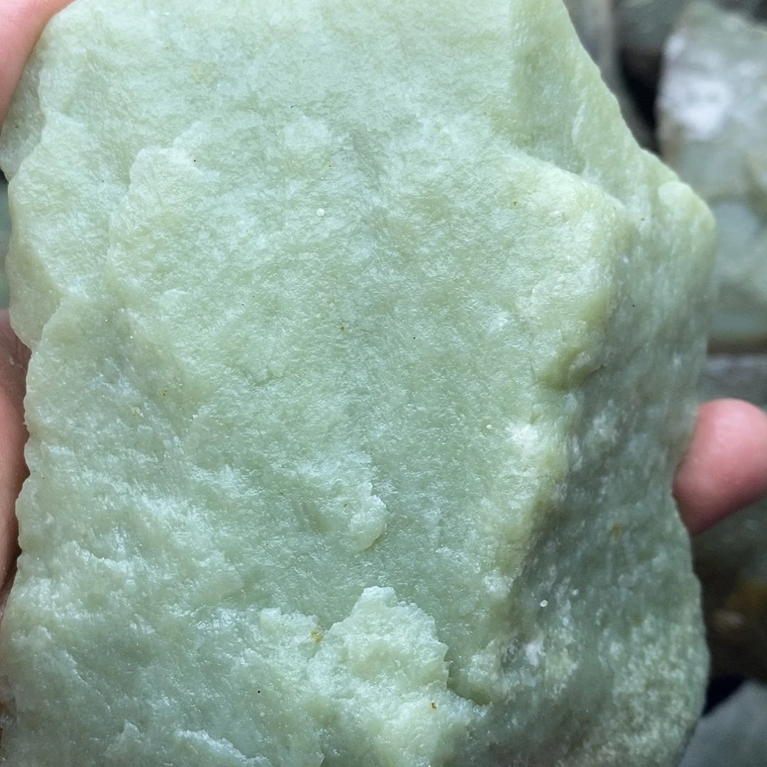 和田玉（糖玉）未镶嵌珠宝奇石