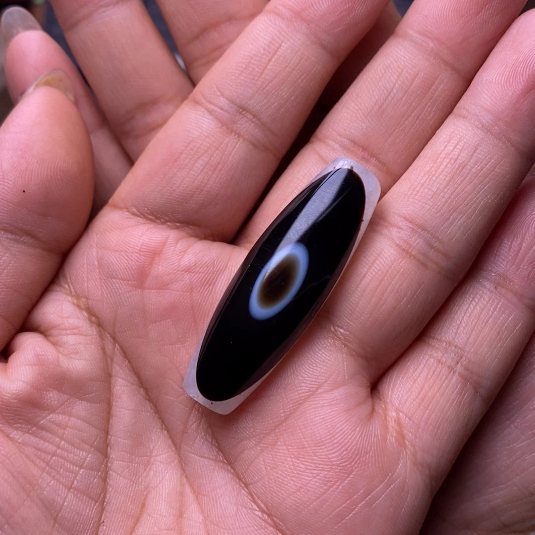 背***者玛瑙/玉髓颈饰未镶嵌