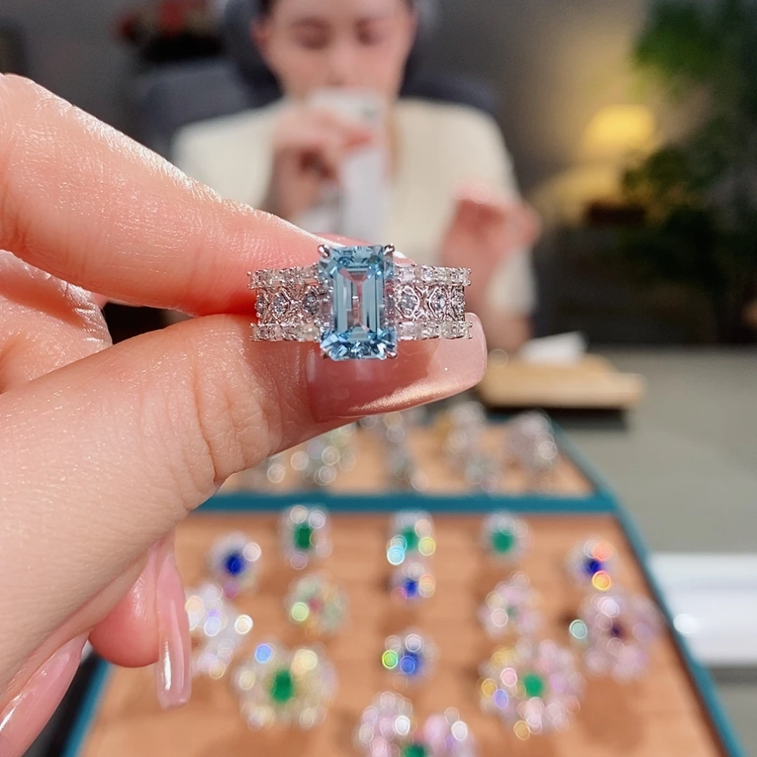 铂Pt950镶嵌海蓝宝石戒圈2.567ct