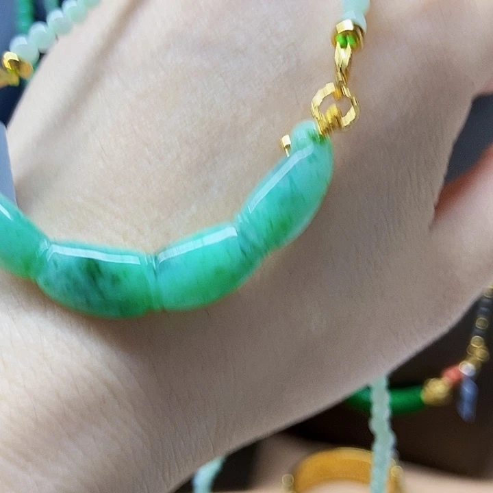 翡翠未镶嵌颈饰吊坠