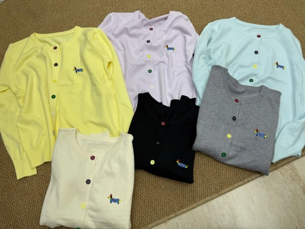 洋气款糖果色针织上衣