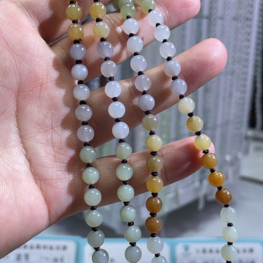 颈饰未镶嵌和田玉（糖玉）