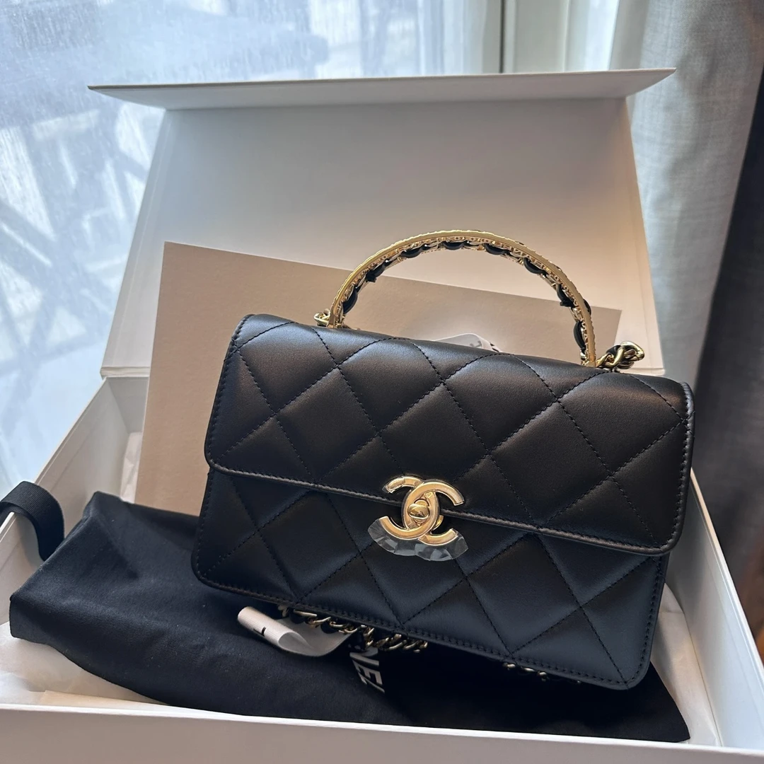 99新 Chanel/香奈儿 艾瑟尔奢品/24p黑金镂空字母手柄包/t7j8