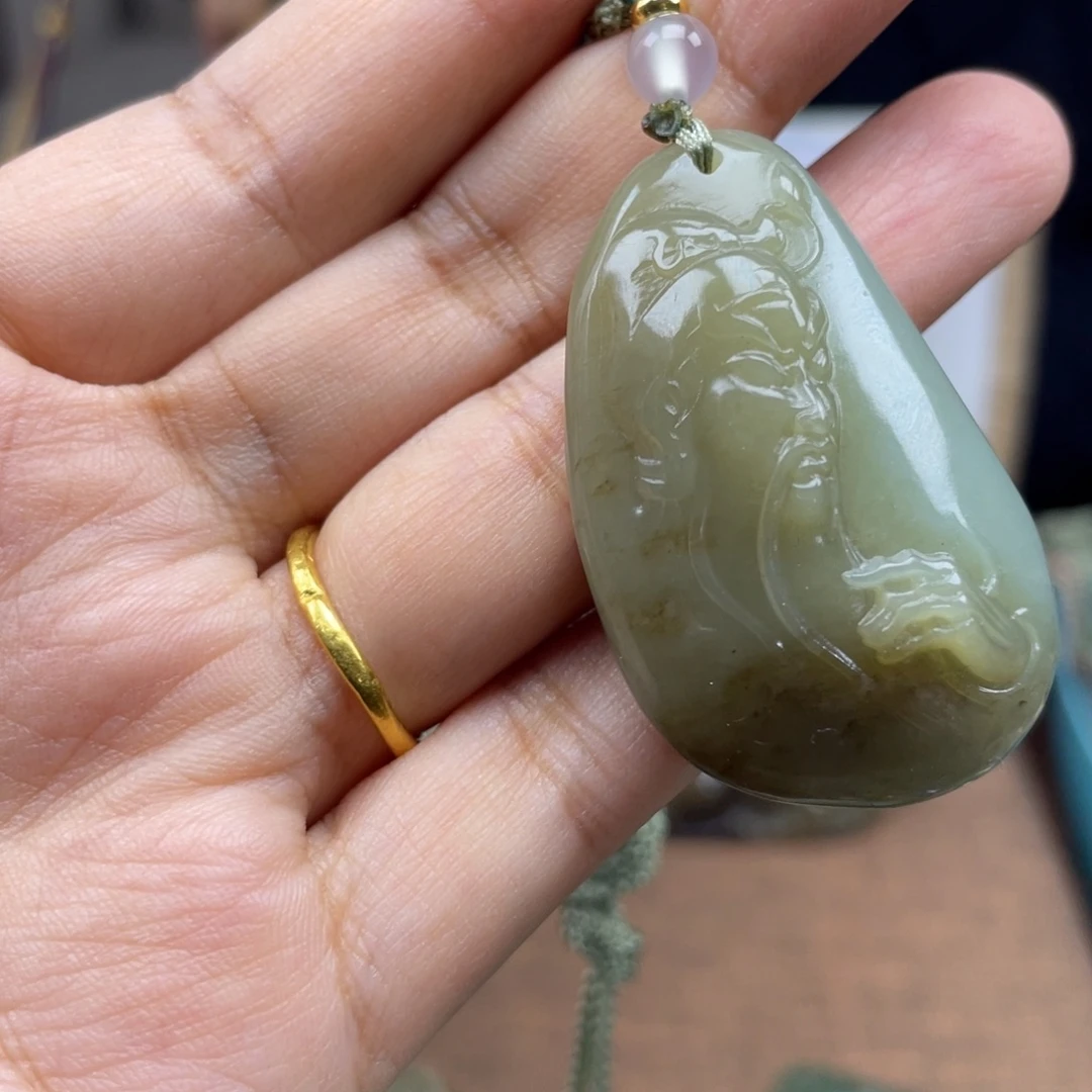 和田玉未镶嵌颈饰