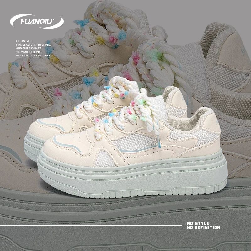 环球板鞋女款2025爆款百搭高级感网面透气女鞋冬季新款厚底小白鞋