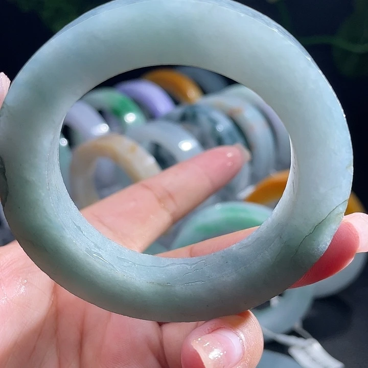 定制翡翠未镶嵌翡翠手镯