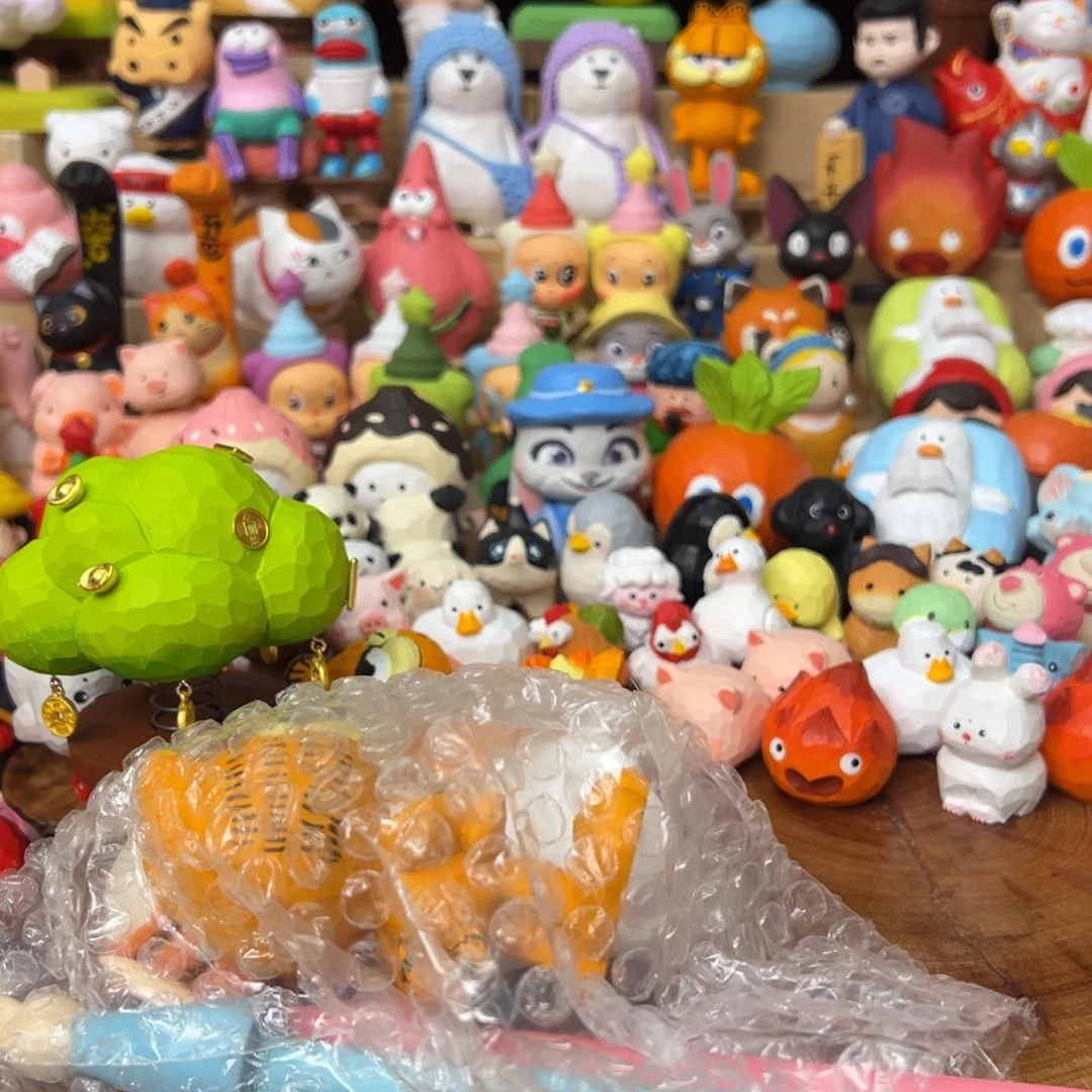 木313送了一只笔红色兔子