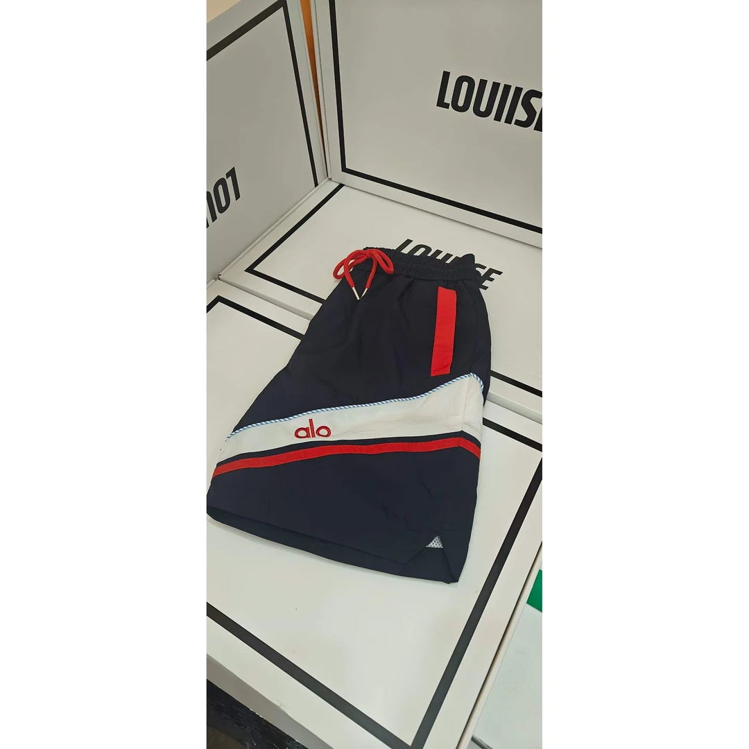 心心《44号-alo冰丝透气短裤》夏季上新潮奢时尚刺绣alo短裤-E271