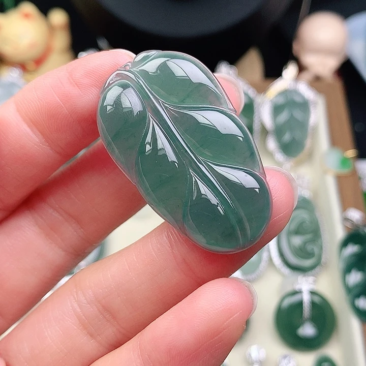颈饰未镶嵌翡翠御**楼吊坠