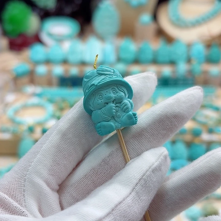 绿松石未镶嵌珠宝奇石