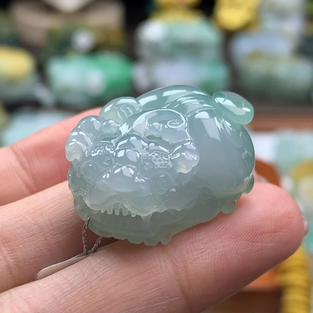 翡翠未镶嵌颈饰貔貅36