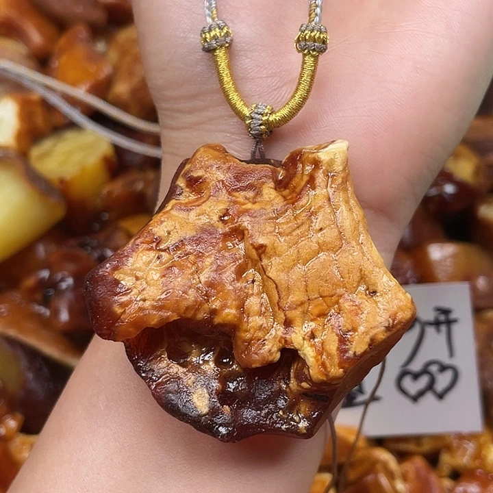 定制琥珀30大克重花蜡原石似大贝壳直接打孔佩戴