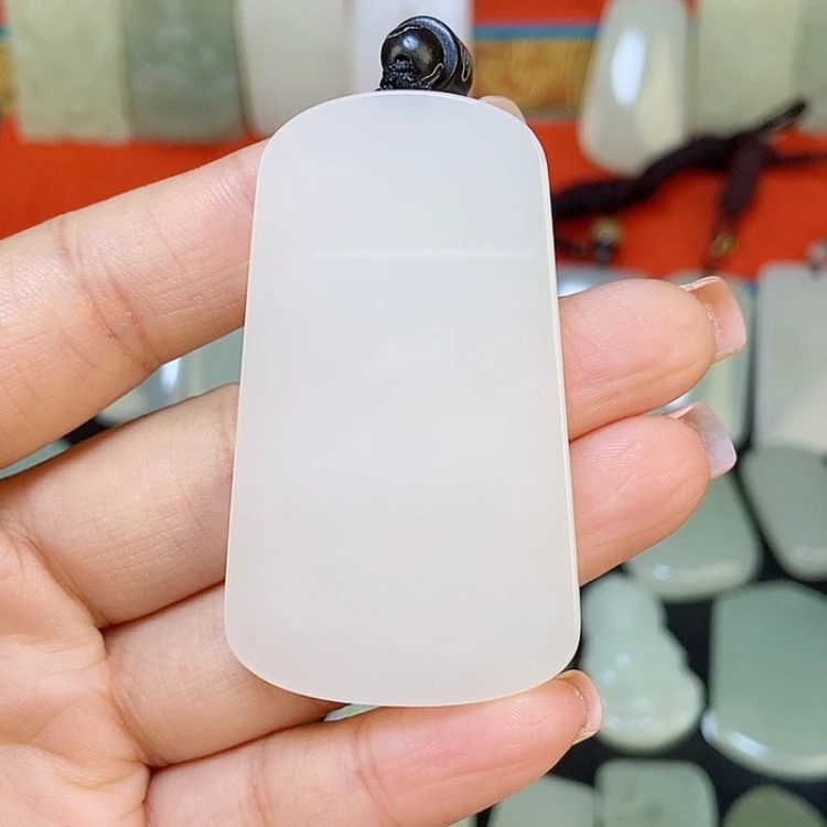 【闪购商品】颈饰未镶嵌和田玉