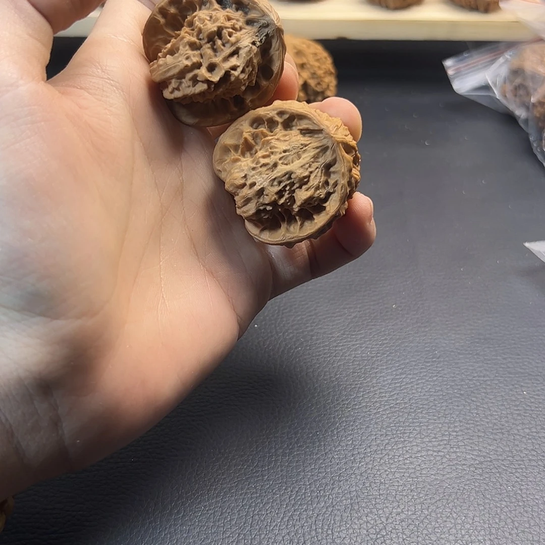 吊坠文玩核桃蟒纹加身