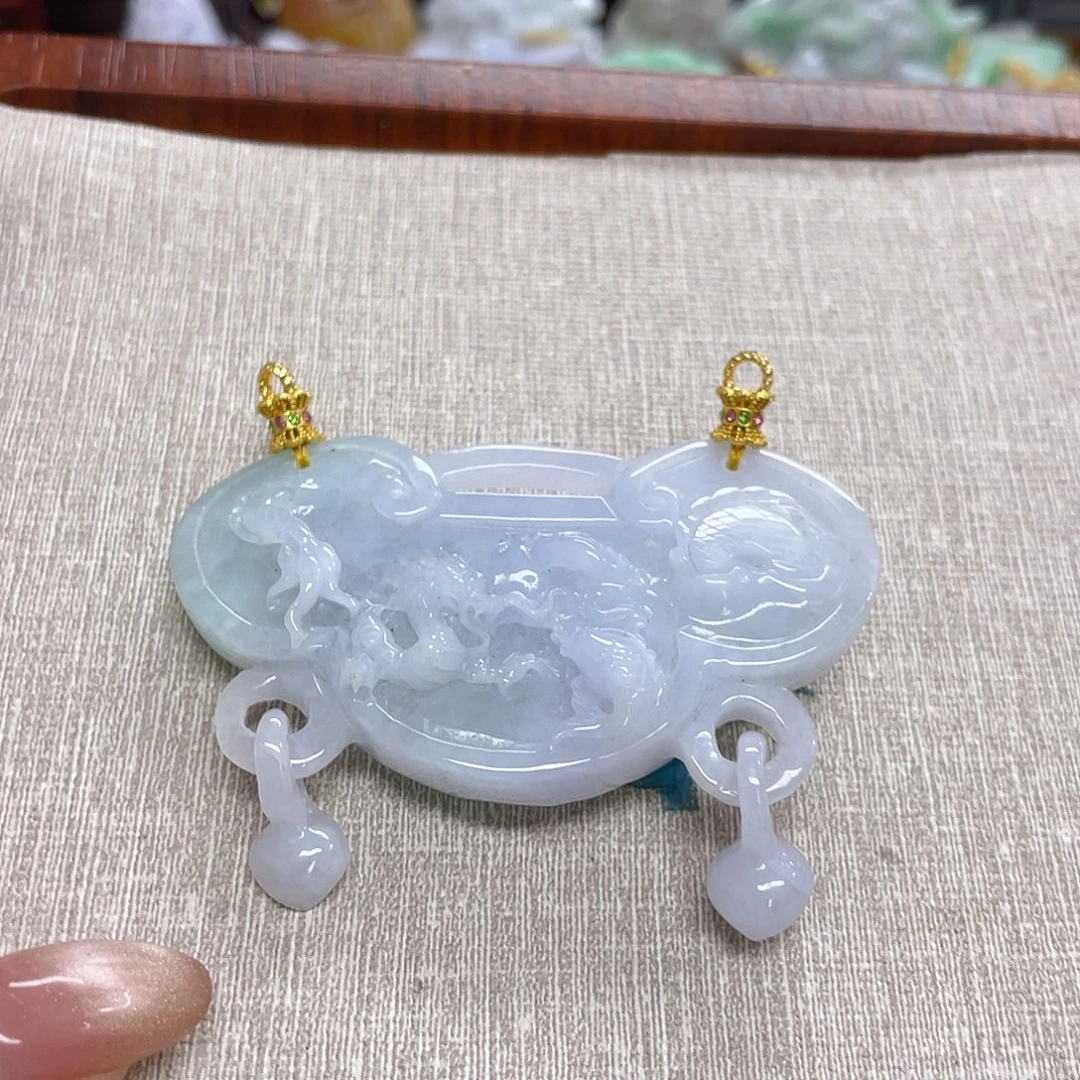 翡翠未镶嵌颈饰锁