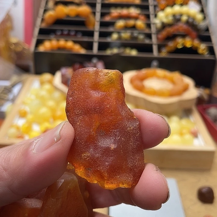 琥珀未镶嵌套链吊坠