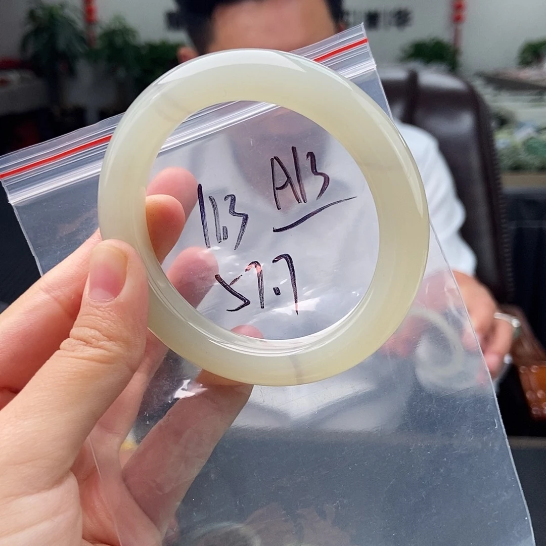 和田玉未镶嵌手镯颜色多样性发拍一发一