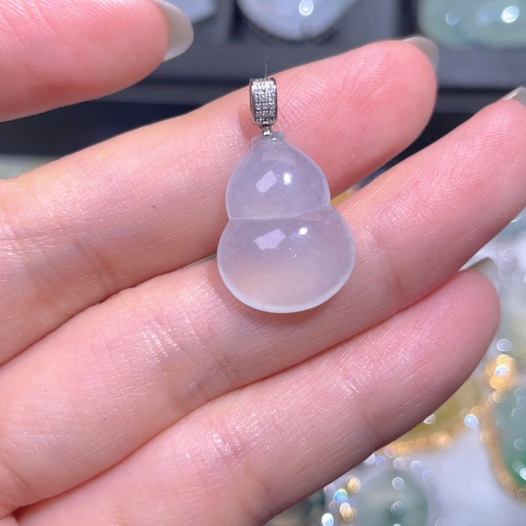 颈饰18K金镶嵌翡翠翡翠