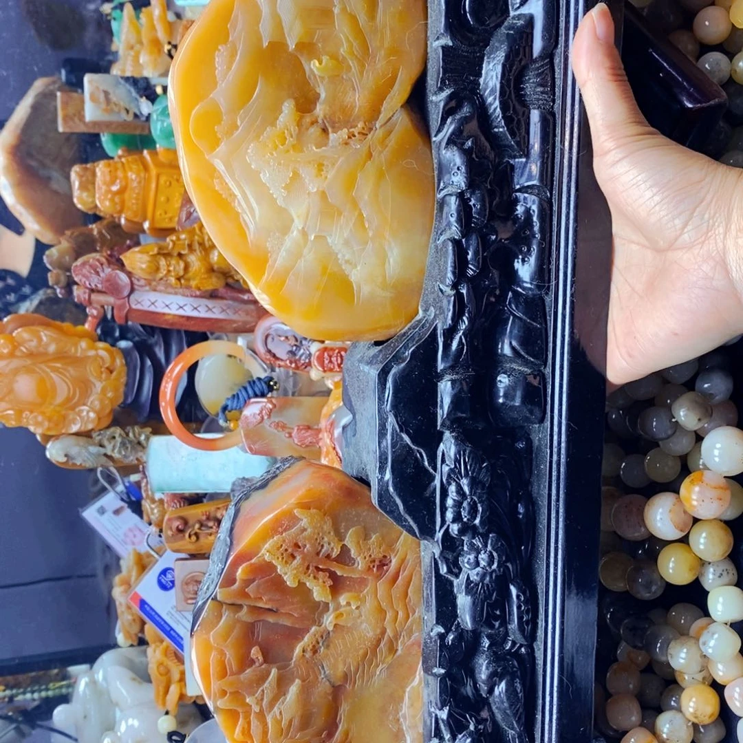 石英质玉（黄龙玉）未镶嵌颈饰