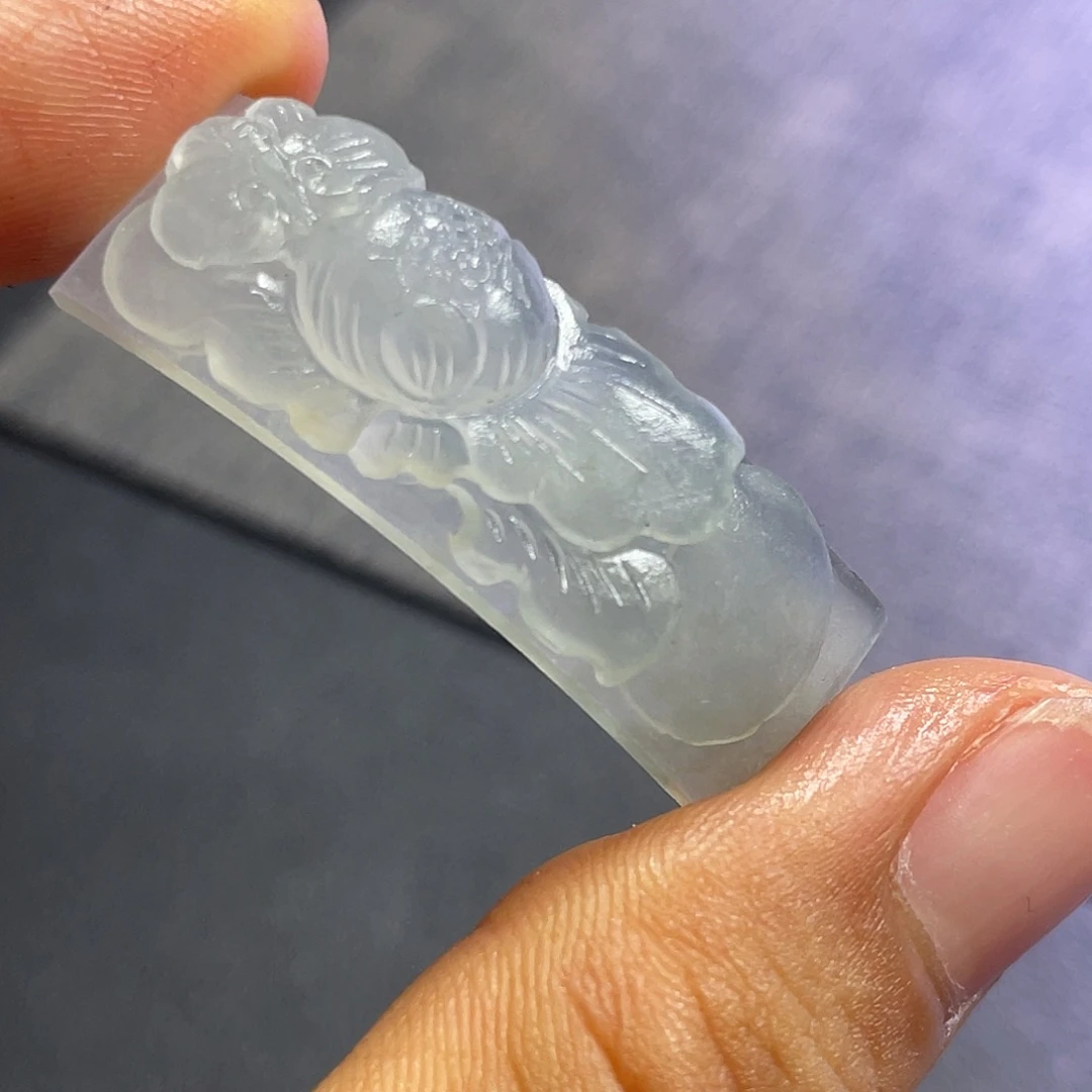 定制翡翠未镶嵌手牌