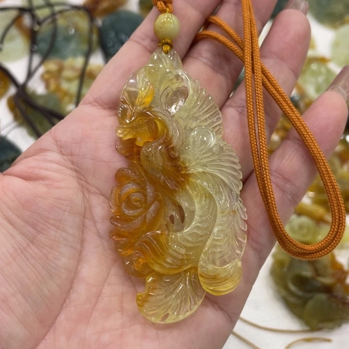 半***提蛇纹石玉合金颈饰