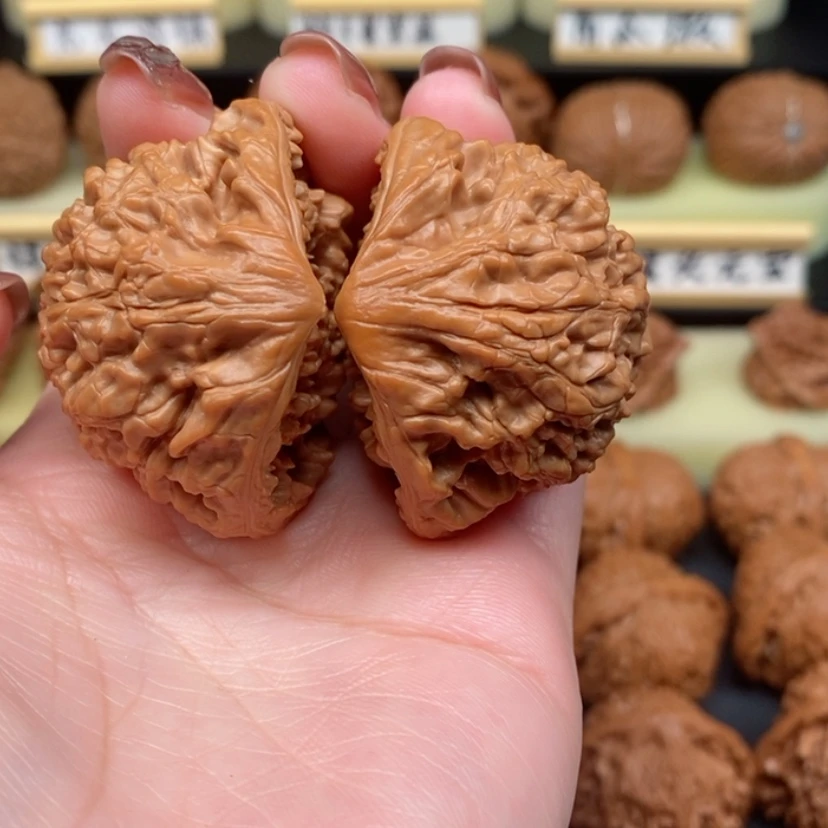 【闪购商品】文玩核桃吊坠L***峰蛇王