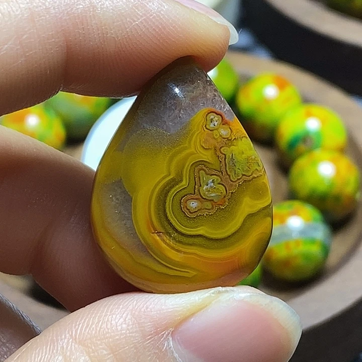 用***8玛瑙/玉髓未镶嵌颈饰