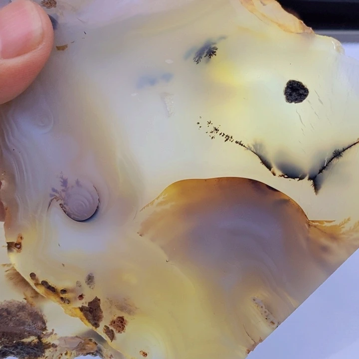 玛瑙/玉髓颈饰未镶嵌丫**?