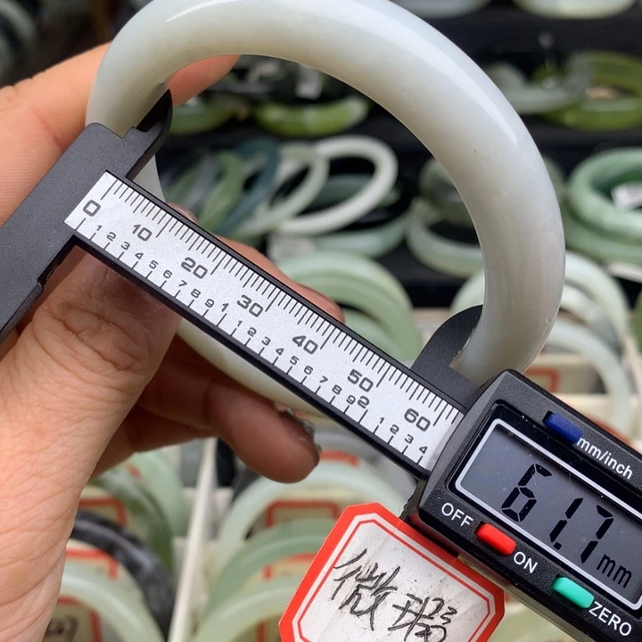 蛇纹石玉未镶嵌手镯344