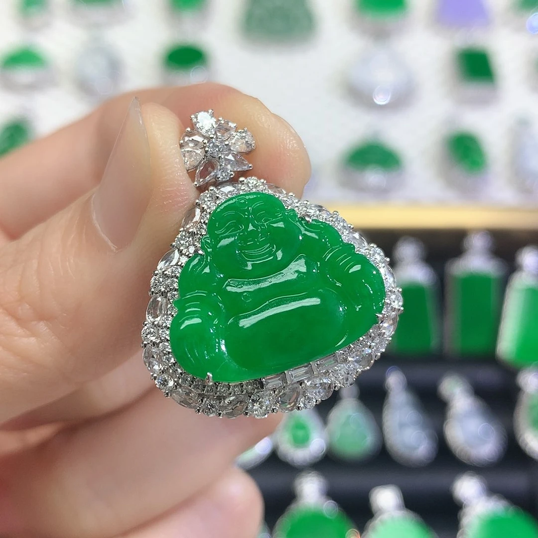 颈饰18K金镶嵌翡翠吊坠