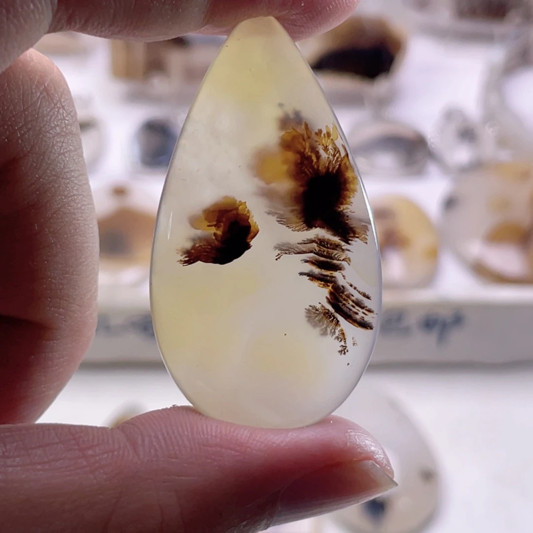 玛瑙/玉髓未镶嵌珠宝奇石