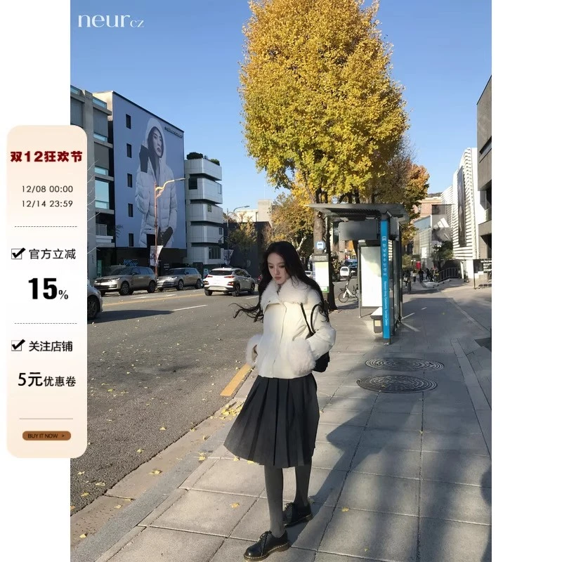 neurcz 初雪刊本 2025女冬季短款修身保暖白色加厚时尚外套2357浪