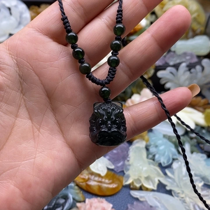 蛇纹石玉合金颈饰