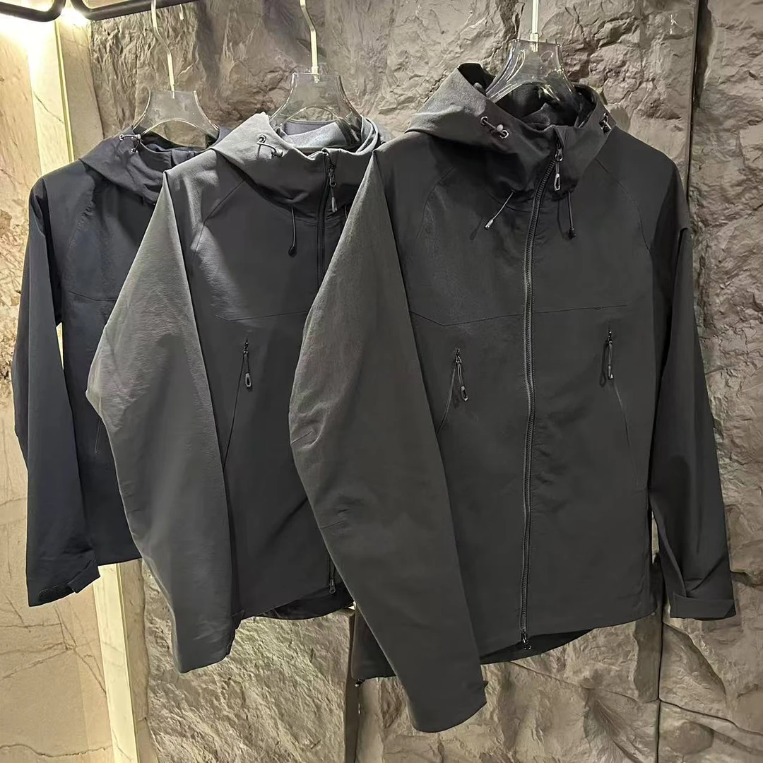 春秋新款软壳户外冲锋衣男女同款运动时尚连帽