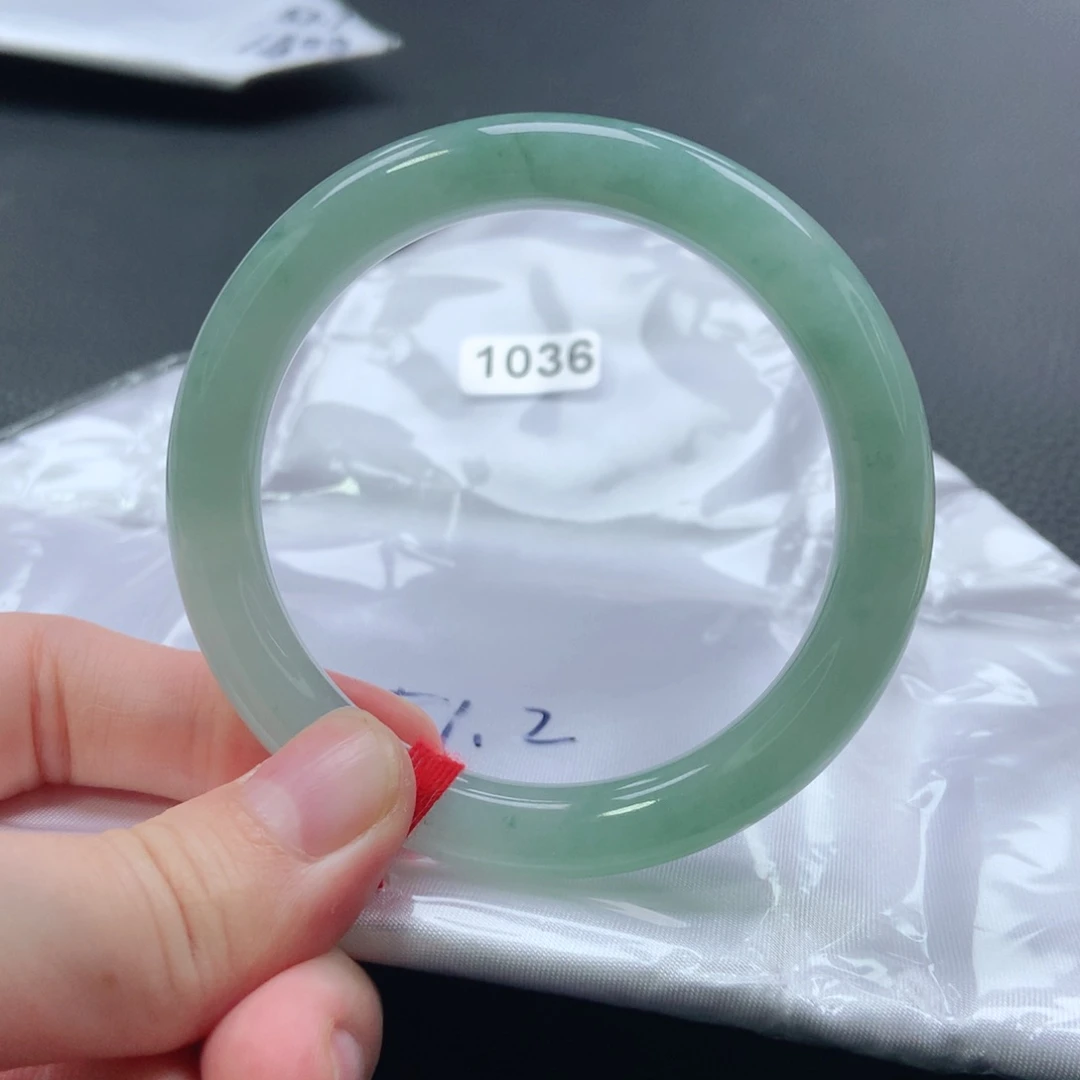 翡翠手镯未镶嵌1036号