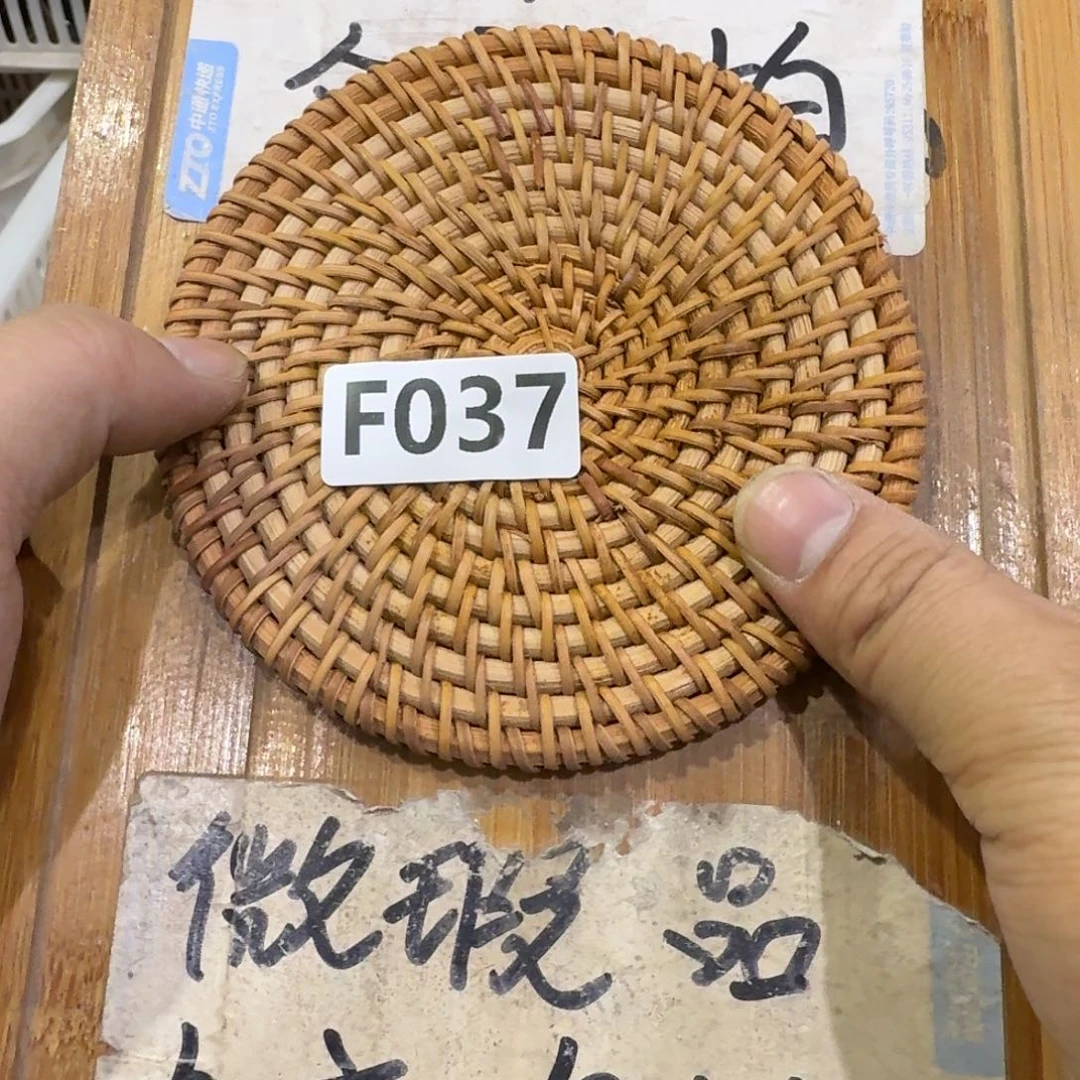 微瑕疵介意勿拍陶瓷器皿B065