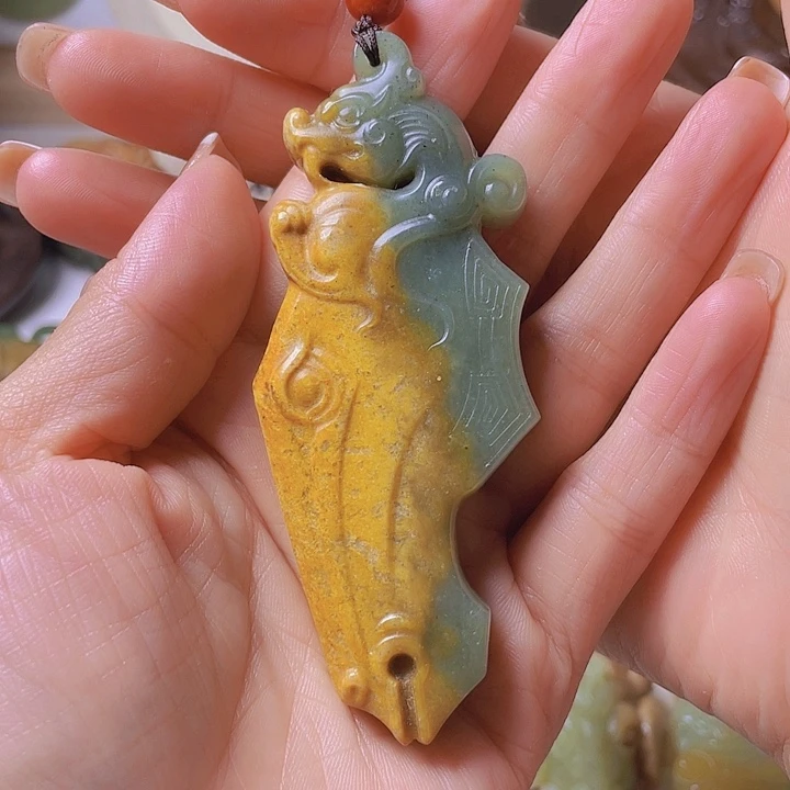 未镶嵌岫岩河磨玉（透闪石质玉）把件明***好