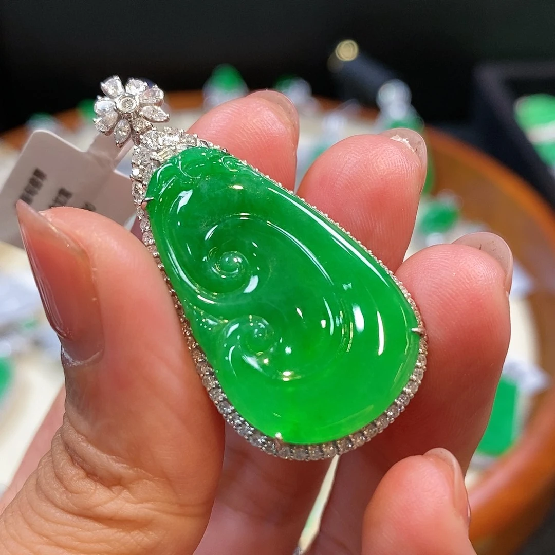 吊坠(不含链)18K金镶嵌翡翠
