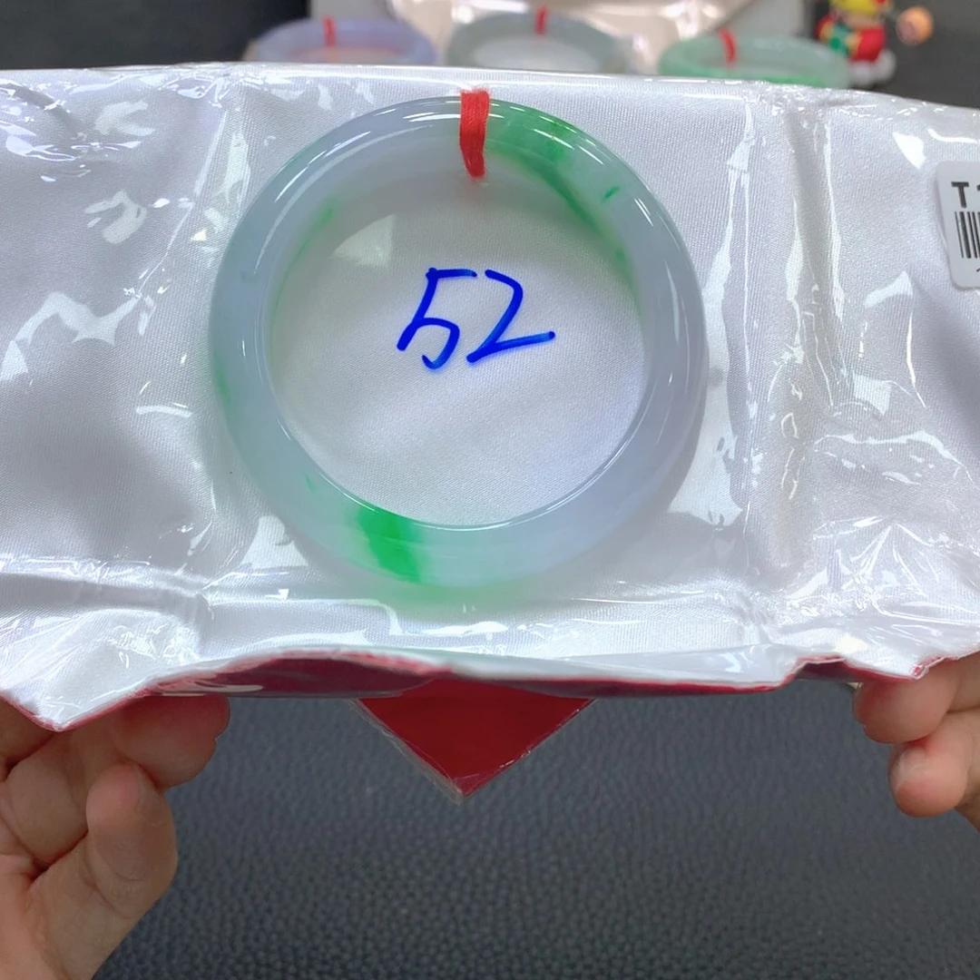 陈***卷翡翠未镶嵌手镯翡翠