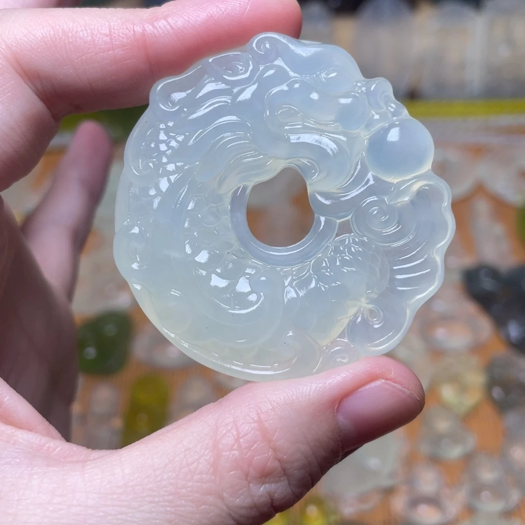 蛇纹石玉吊坠未镶嵌