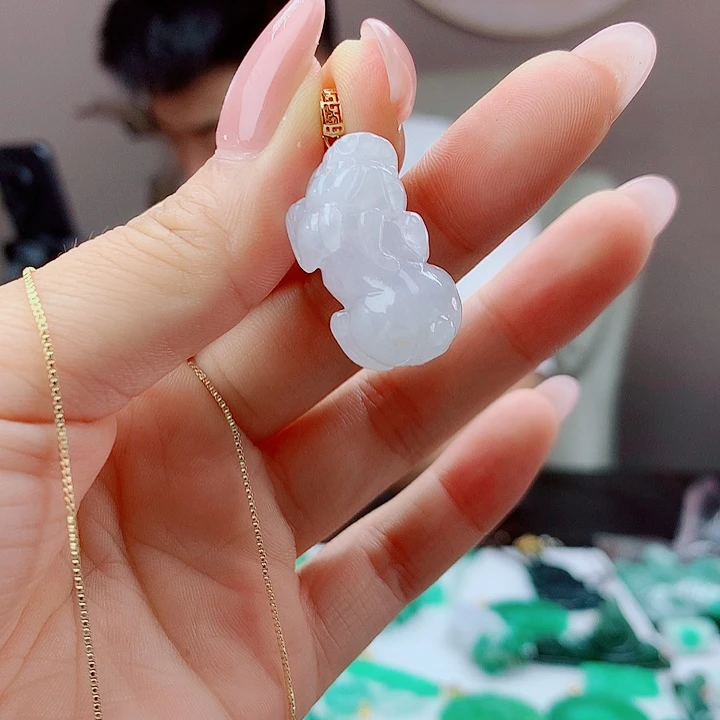 翡翠未镶嵌吊坠(赠链)