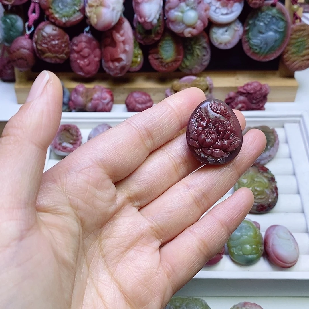 玛瑙/玉髓盐源玛瑙吊坠未镶嵌