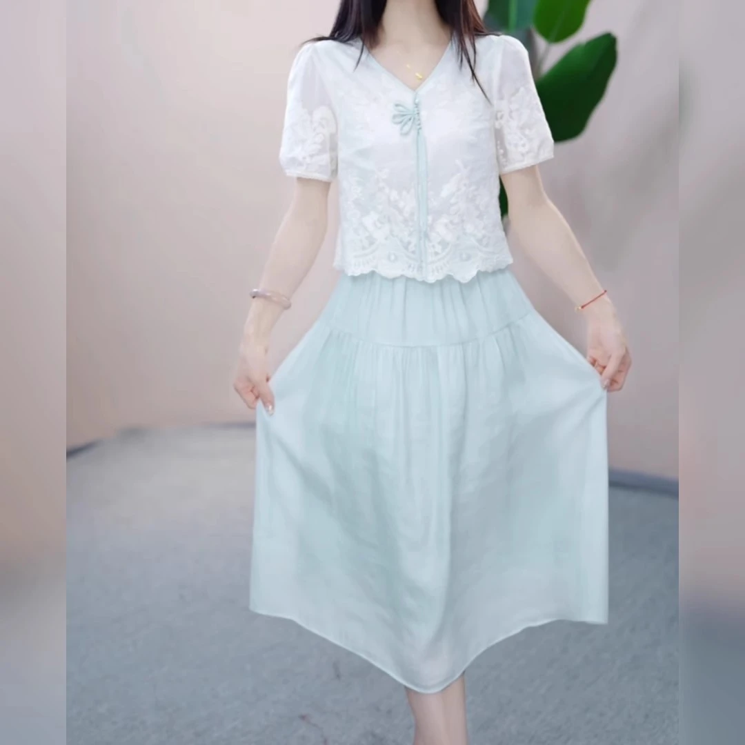 清新高端休闲假两件气质连衣裙2025夏季新款修身显瘦减龄中长裙子