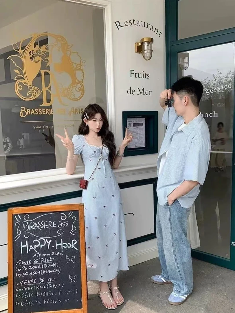 775夏季新款法式蓝色条纹设计感蝴蝶结系带修身收腰V领短袖连衣裙