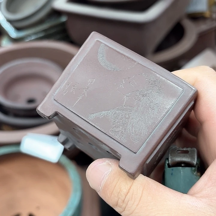 紫砂花盆紫砂的颜色很漂亮